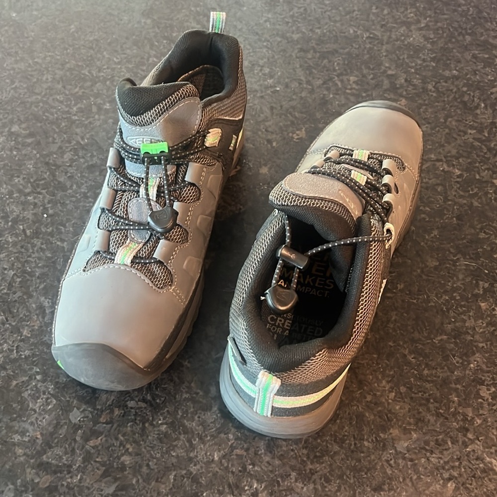 Keen Gray Sneakers with Sturdy Design and Traction